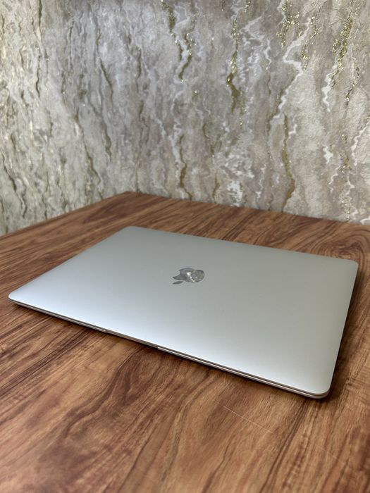 MacBook Air M1 8/256