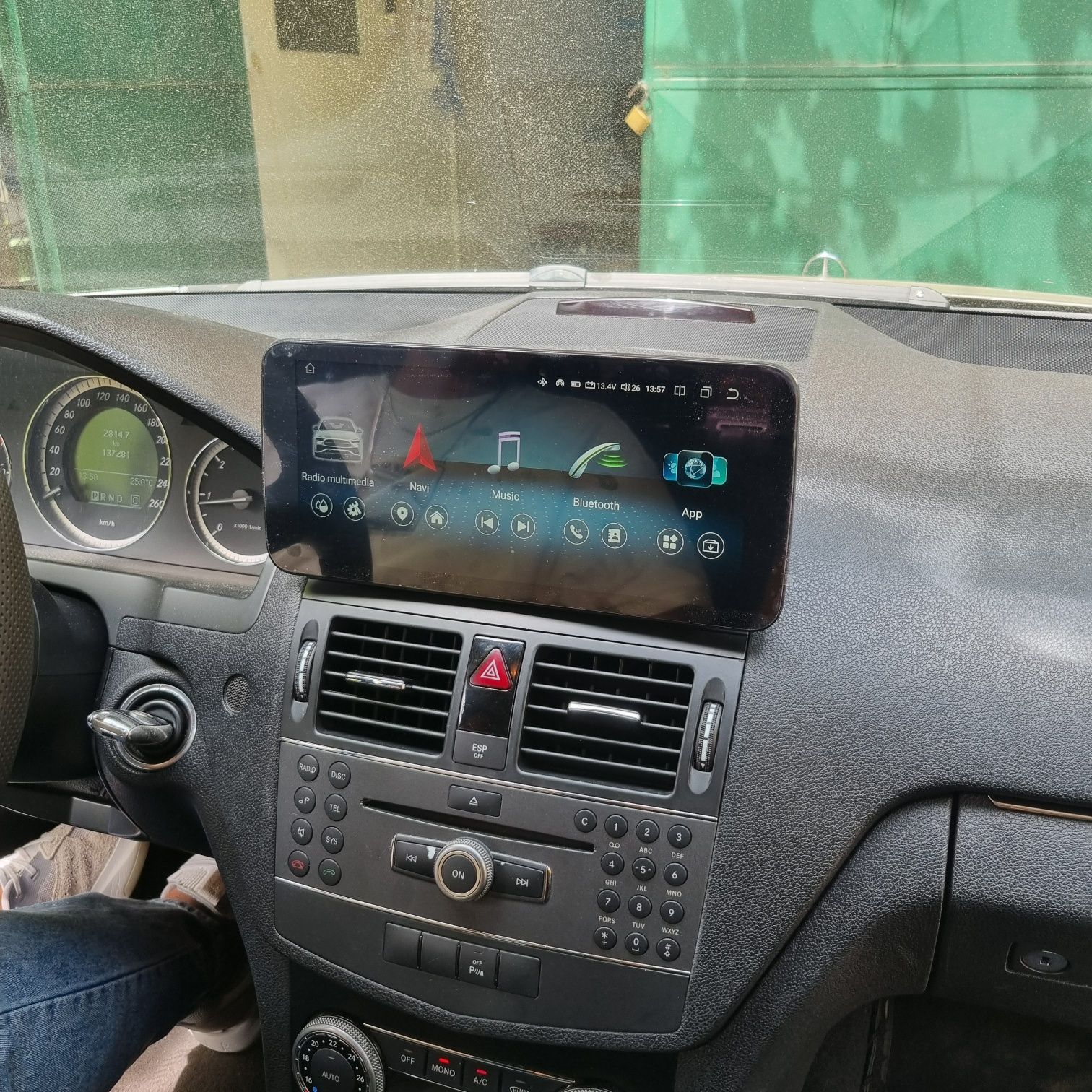 Navigatie android Mercedes C Class w204 facelift Carplay Waze YouTube