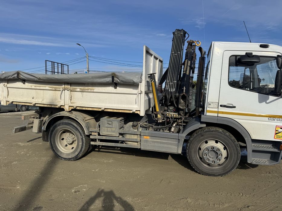 Mercedes Atego basculabil cu macara