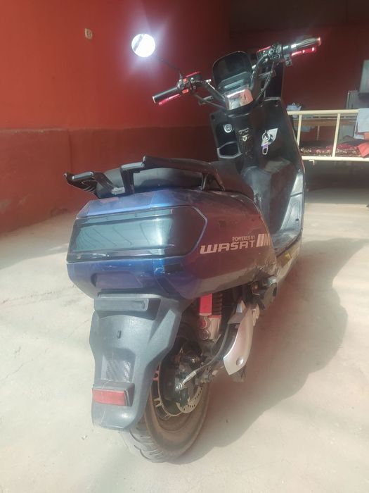 katta skuter sotiladi elektr tokli arzon