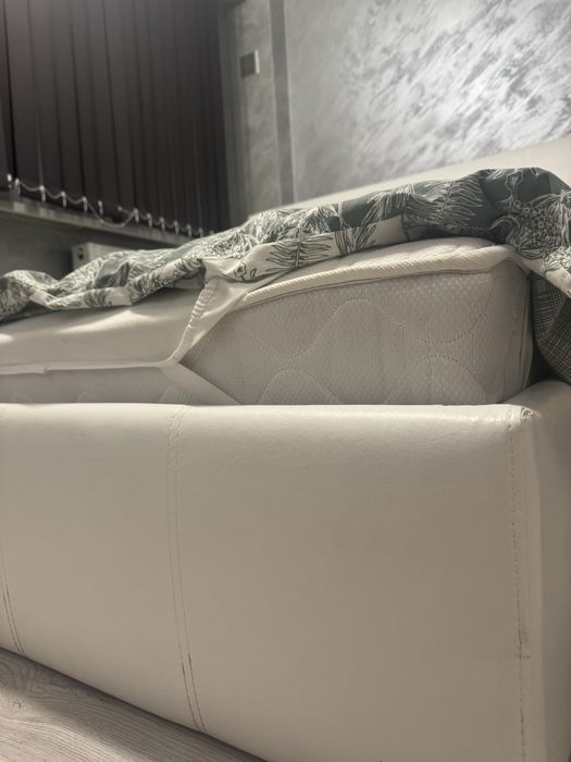 Спалня с матрак 160/200