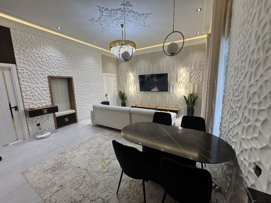 Своя 2в4/3/3 Ойбек метро с арендатором Срочно