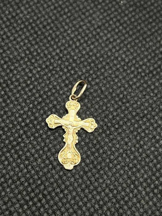Крестик золотой