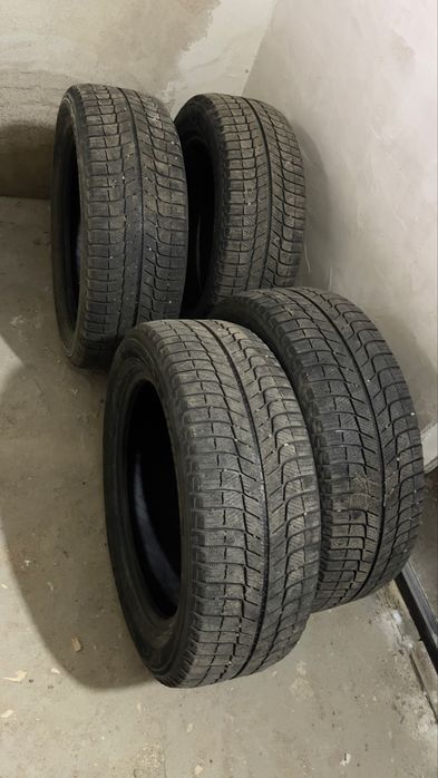 225/55/18 Продам зимние шины Michelin X-Ice фрикционные (липучки)