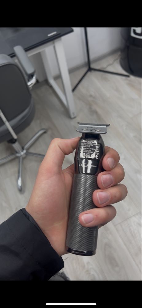 Masina de tuns BaByliss Skeleton FX787G pro gunsteel trimmer