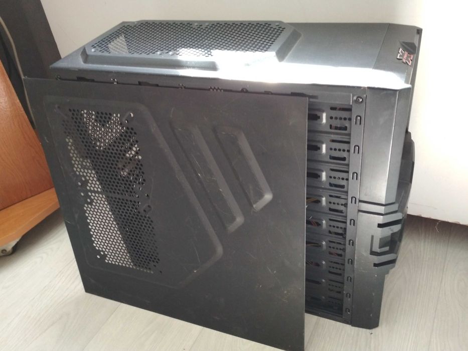 Системный блок, с кулерами ,с блоком питания!!