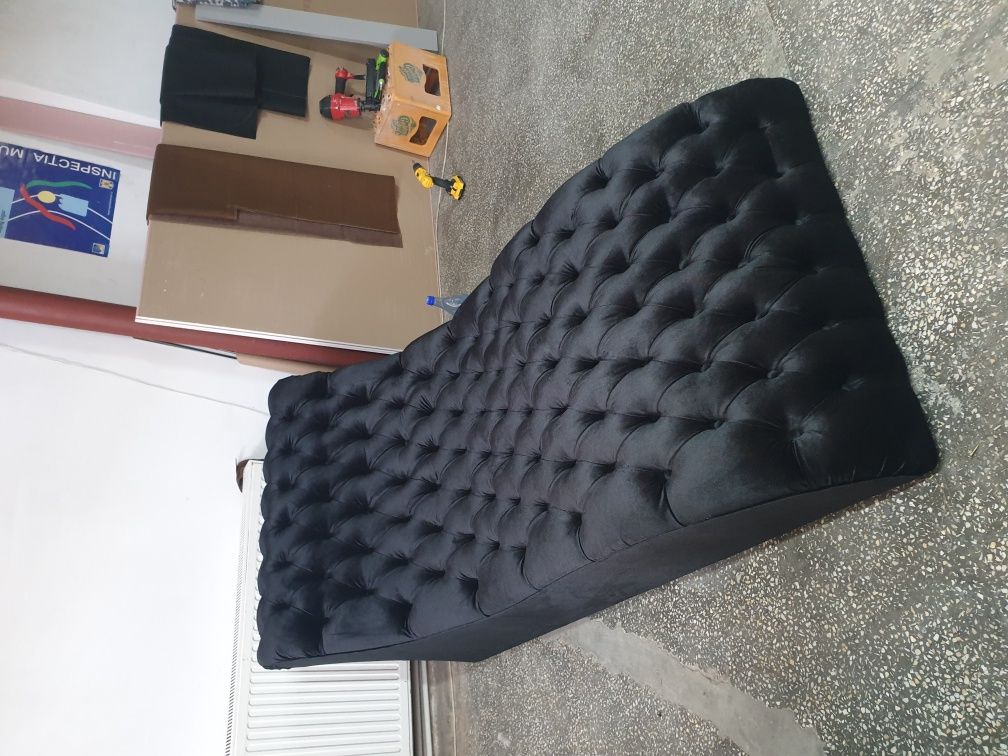 Sezlong tapitat chesterfield