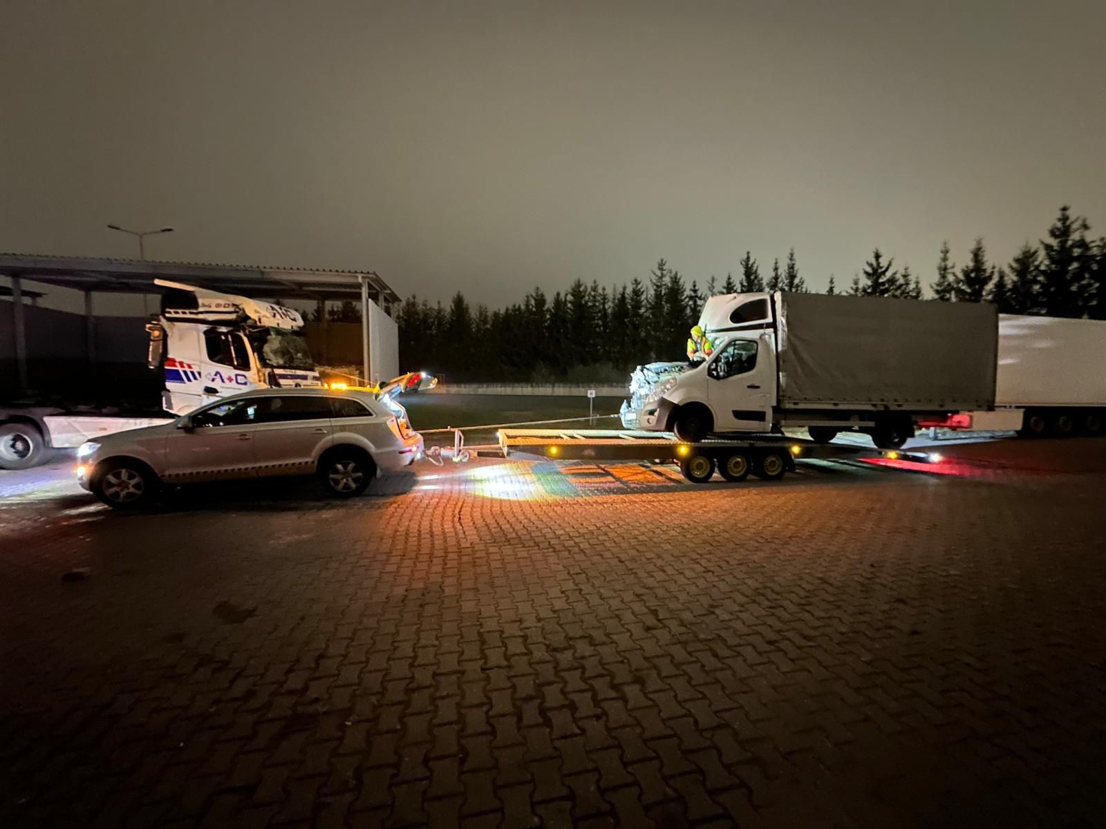 Asistență rutieră, transport utilaje,service auto!