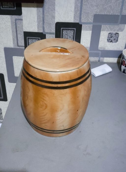 Бочка , кадка керамическая