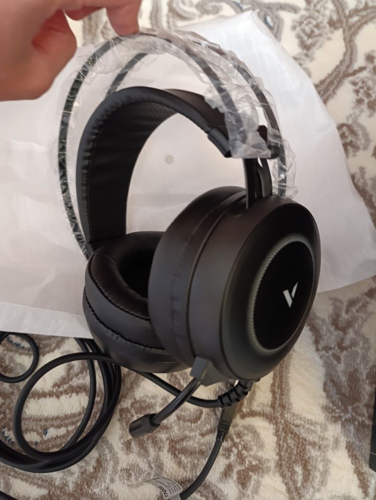 Наушники USB с микрофоном и подсветкой, новые