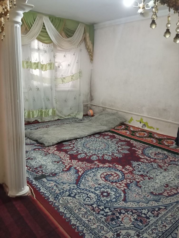 sharq bozorni orqa tomoni shovotni bo'yi