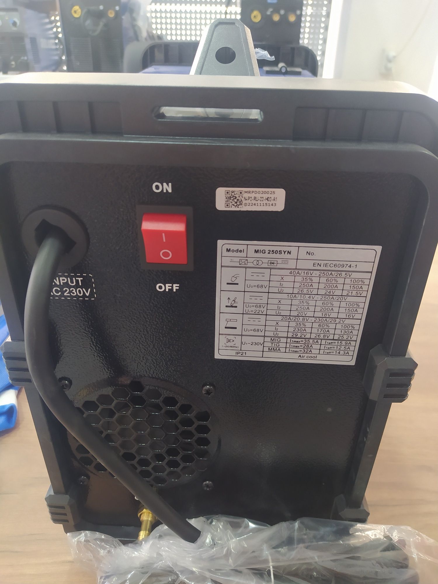 Полуавтомат сварка кемпинг 220v RILAND 250 SYN