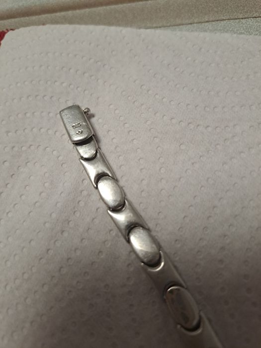 Bratara bărbătească