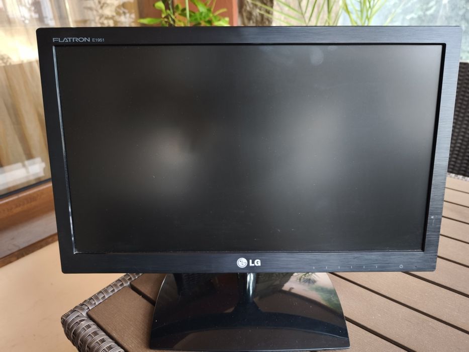 Монитор LG FLATRON E1951