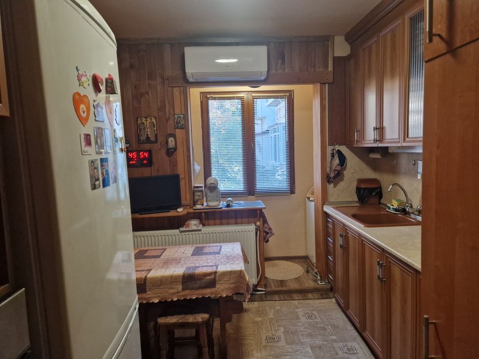 Продавам тристаен апартамент в Пловдив !