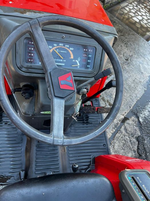 Tractor japonez Yanmar