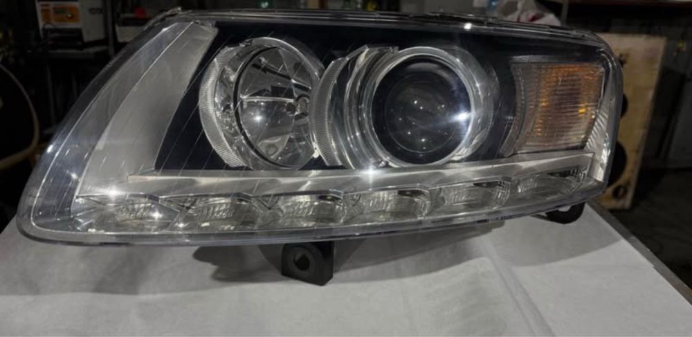 Ляв (шофьорски) фар свален от Audi A6 C6