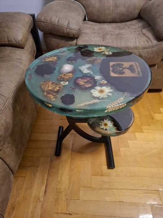 Masă cafea rotundă cu etajeră