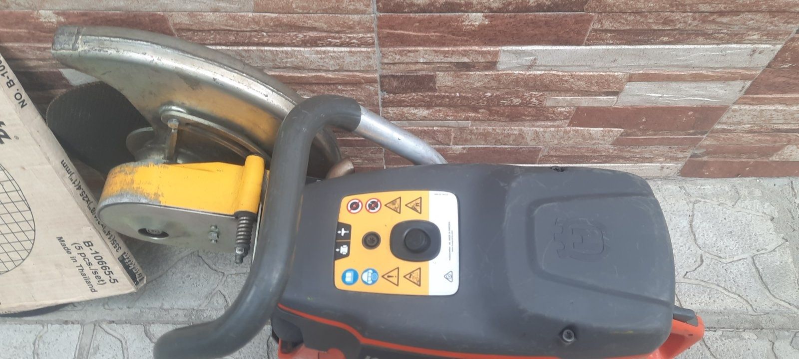 Husqvarna 1270R  Машина за Рязане на Релси Желязо