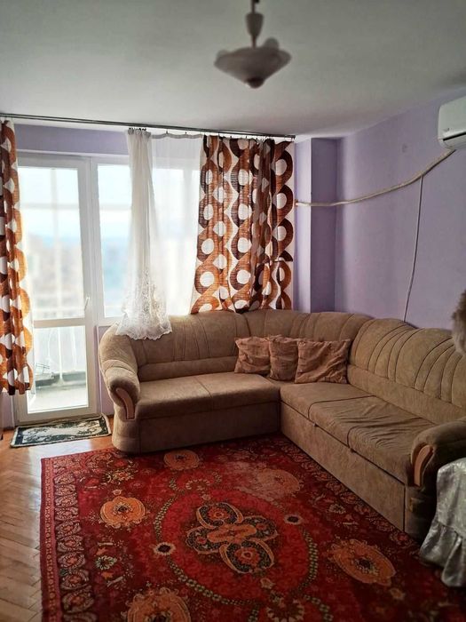 отдавам тристаен Топ Център