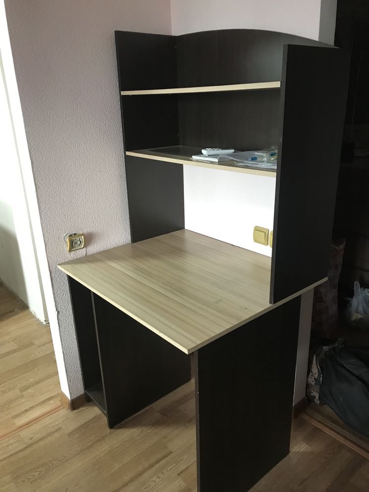Продам стол компьютерный