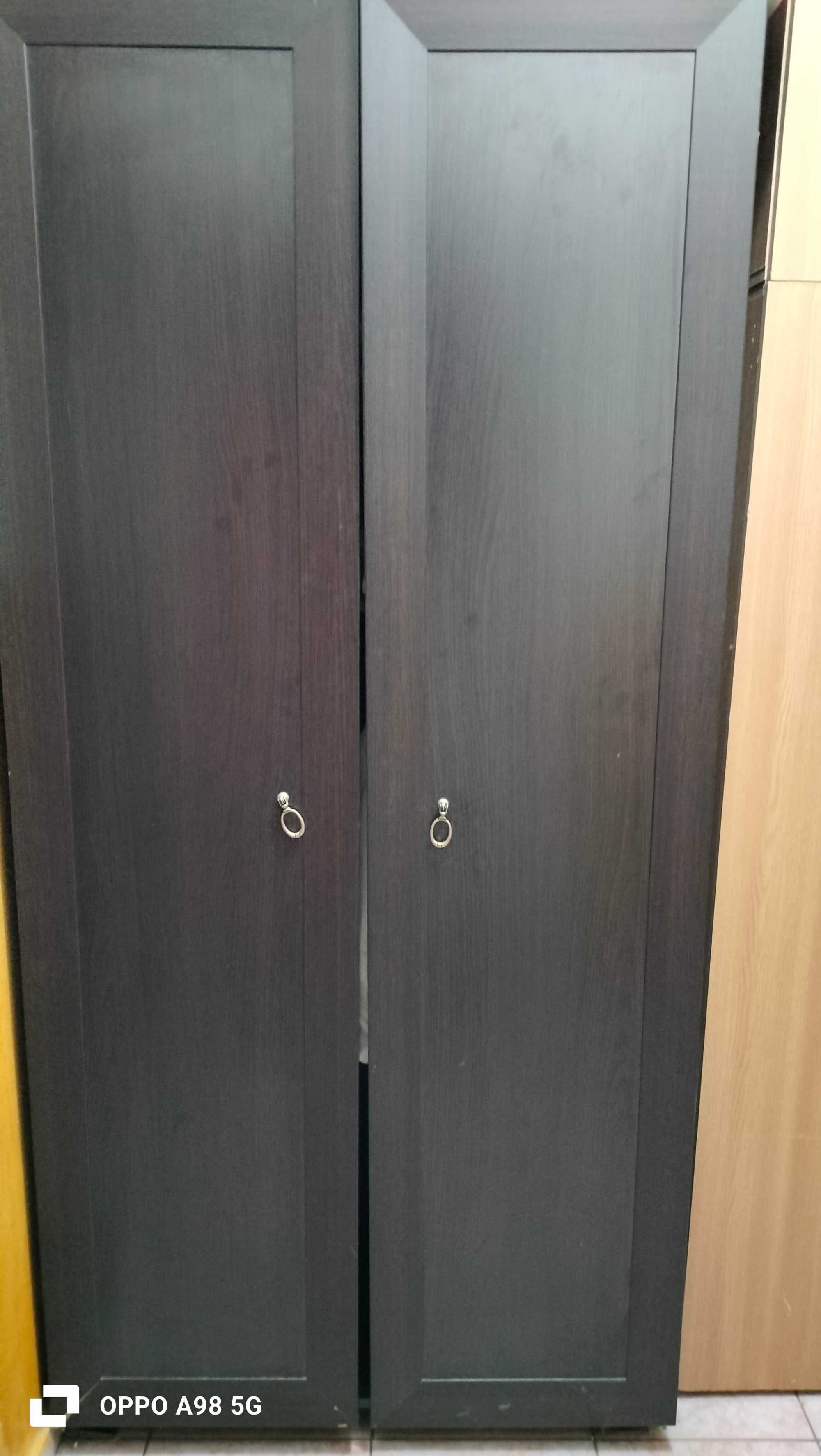 Dulap din lemn achiziționat de la Casa Rusu, 500 lei