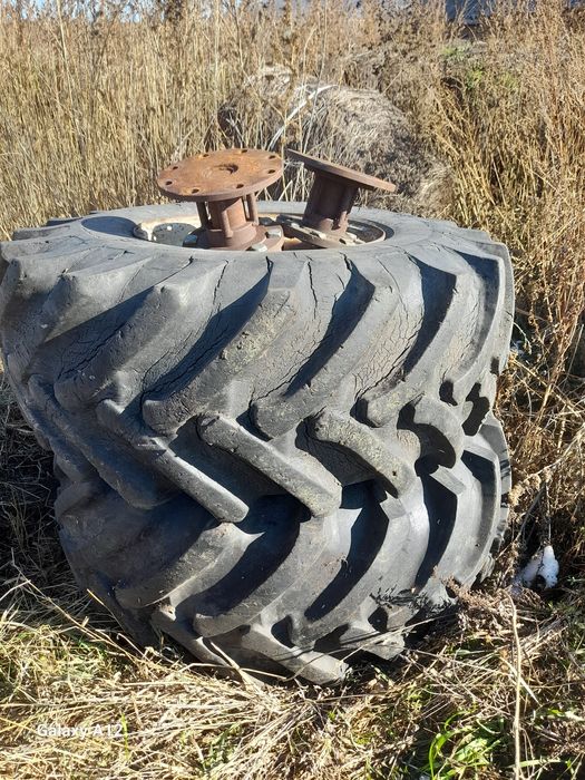 Продам шины от комбайна нива.