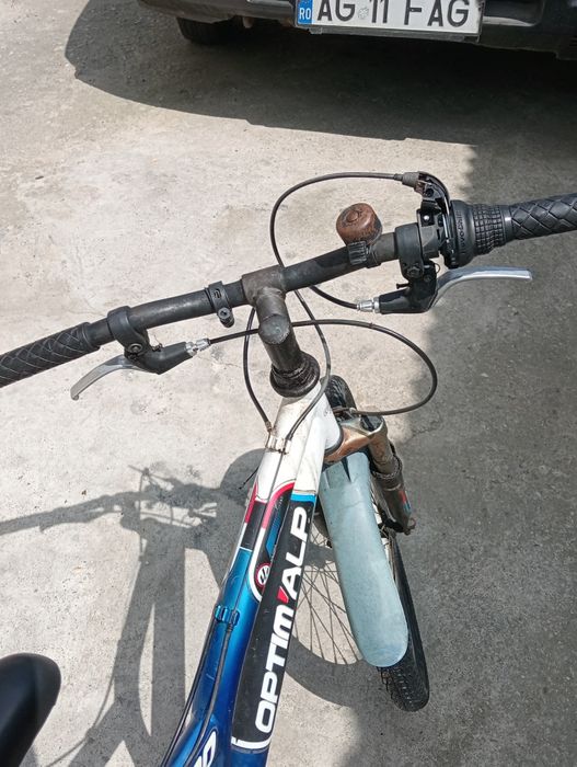 Bicicleta merge în stare buna schimbi toate vitezele bine