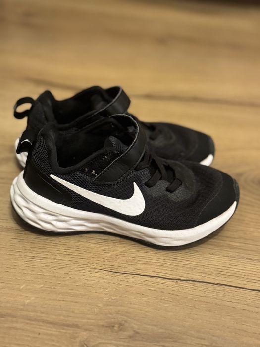 Ботуши ,маратонки ,кецове ,обувки