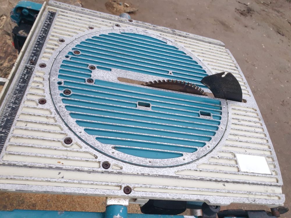 Makita LF1000 masa si pendula