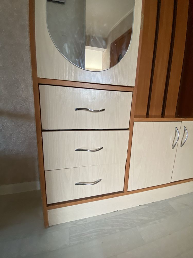 Продам шкаф прихожая
