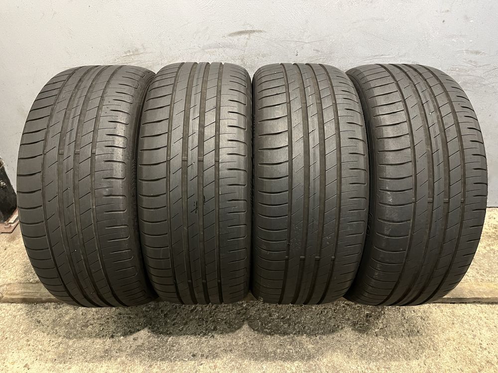 Гуми 225/50/17 GOOD YEAR Eficient Grip Perfomance