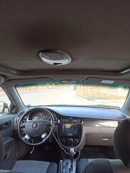 Jentra mokriy asfalt