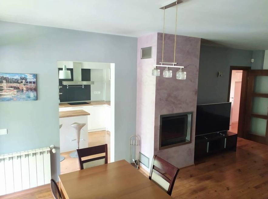 Дава се под наем Тристаен апартамент в София, Център - 110 кв.м за 850 € - Снимка #2