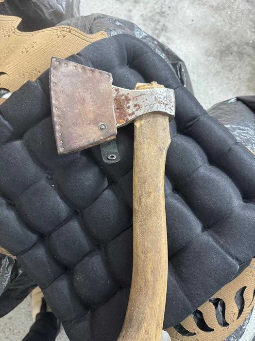 Топор небольшой с чехлом