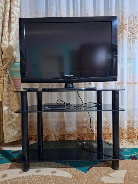 80 лик Тв сатылады подставкасы менен, смарт емес