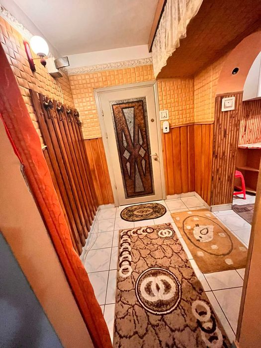 Apartament 3 camere decomandat de inchiriat