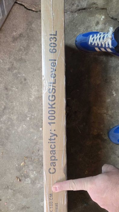 Vând rafturi metalice