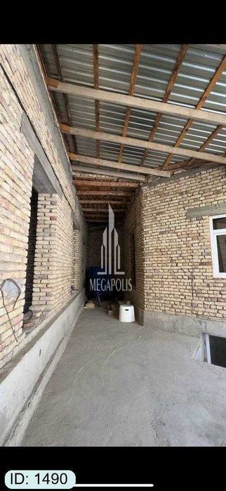 TEZDA SOTILADI №1490 Moxi xossa avtosalon orqasi uchastka