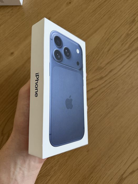 iPhone 17 Pro 256GB Deep Blue
