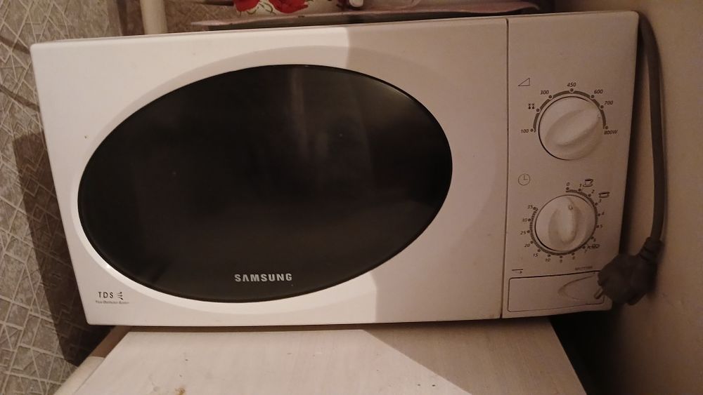 Продам микроволновую печь