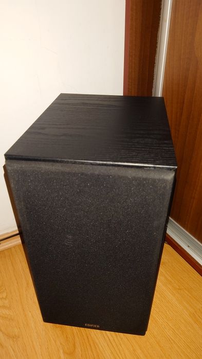 Edifier 2730 in perfecta stare de funcționare. Ținute la volum încet