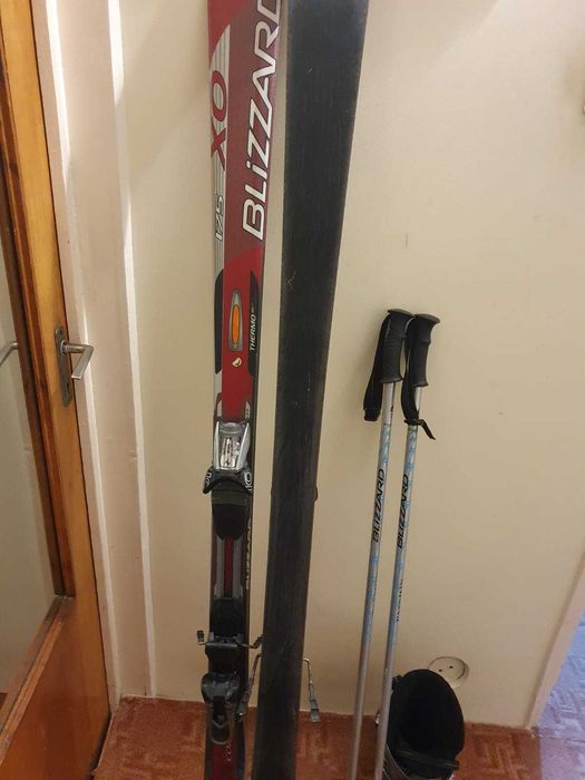 Clăpari. Schiuri de vanzare