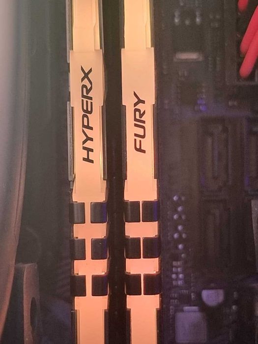 Kingston Hyperx (HX432C16FB3A/8) RGB, Fury Beast (KF432C16BBA/8) RGB