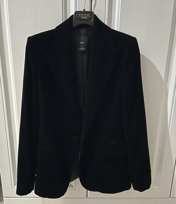 Бархатный пиджак Mango