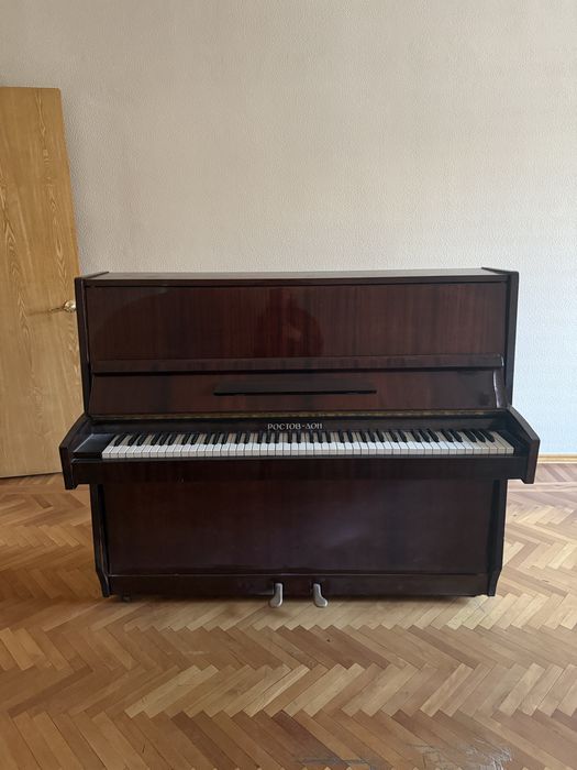Продам срочно пианино