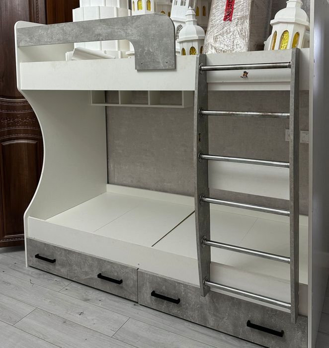 Продам двухъярусную кровать, сост.новый. Цена 60тыс,