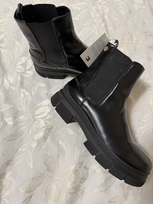 Нови, оригинални кожени боти Tommy Hilfiger