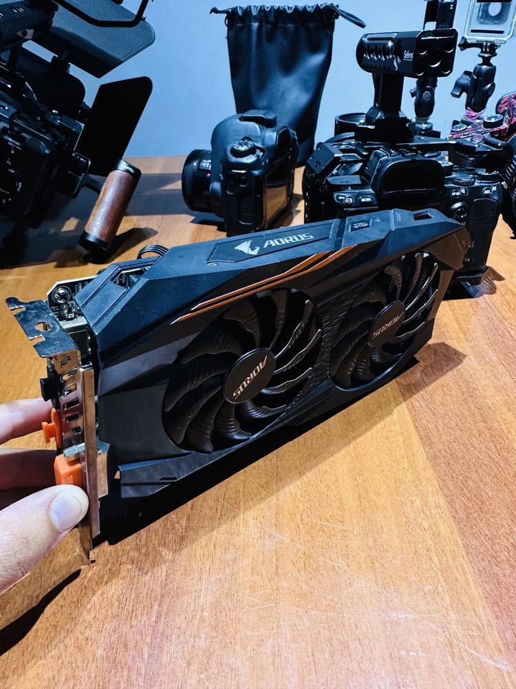 Видеокарта aorus rx 570 4gb