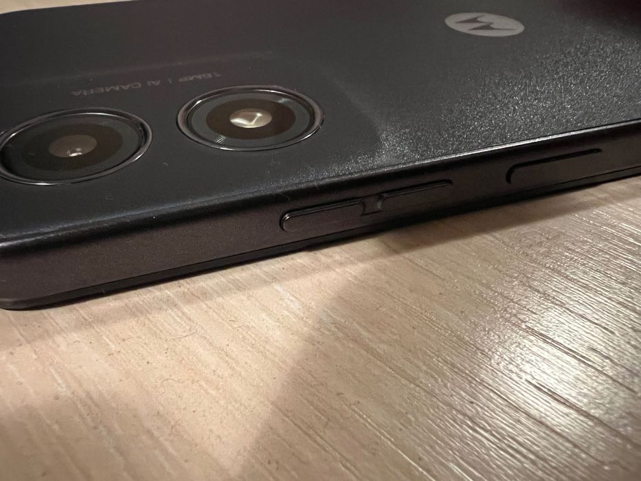 Motorola g04 - 95% батерия - екран